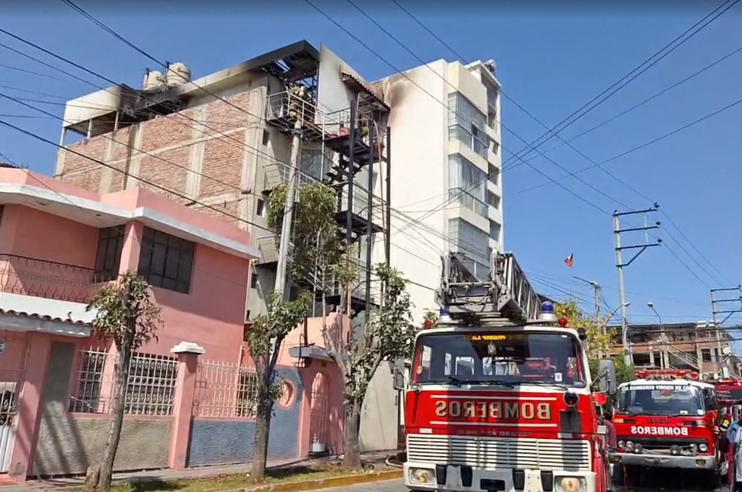 Adulta mayor perdió la vida en incendio registrado en edificio